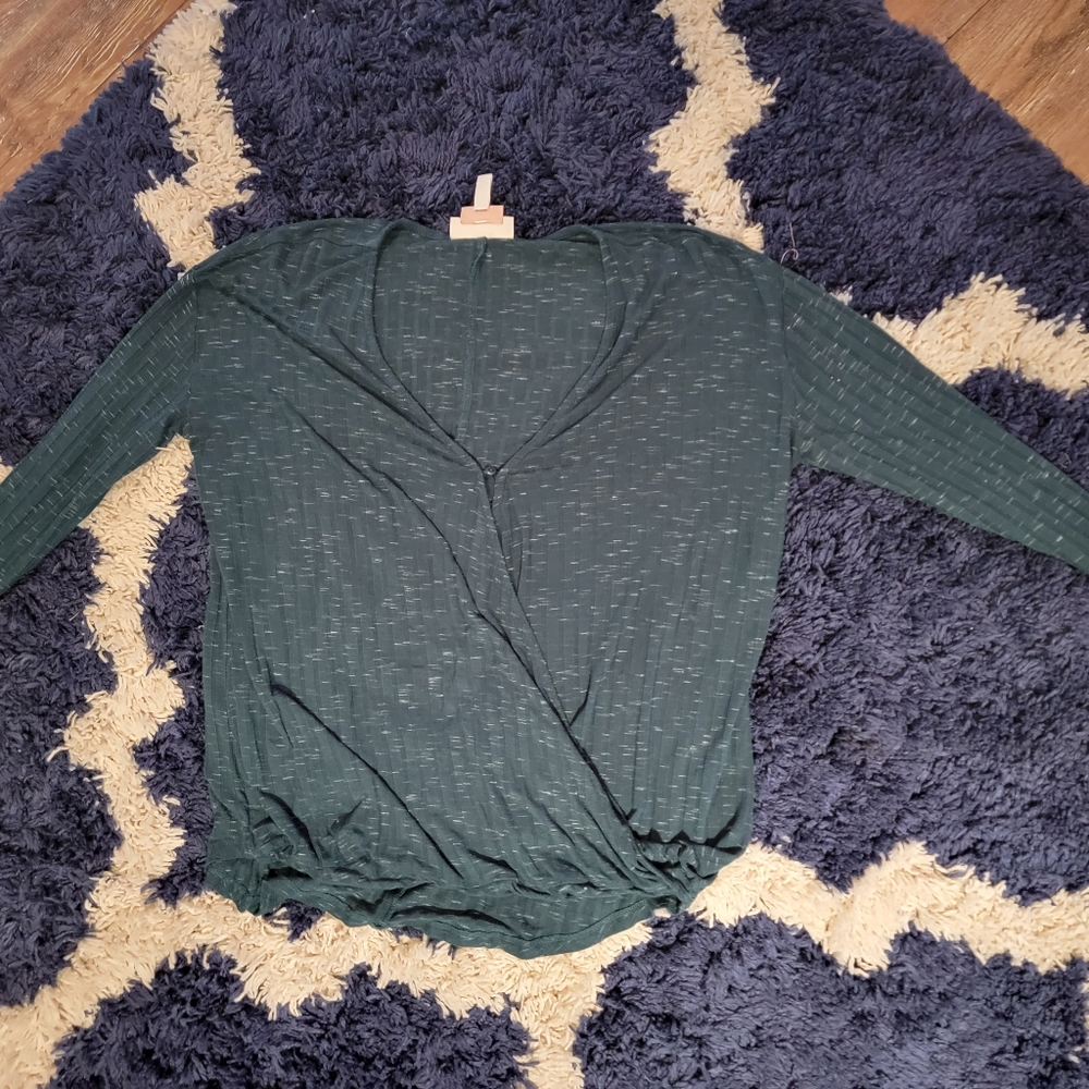 Jessica simpson nursing shirt bundle